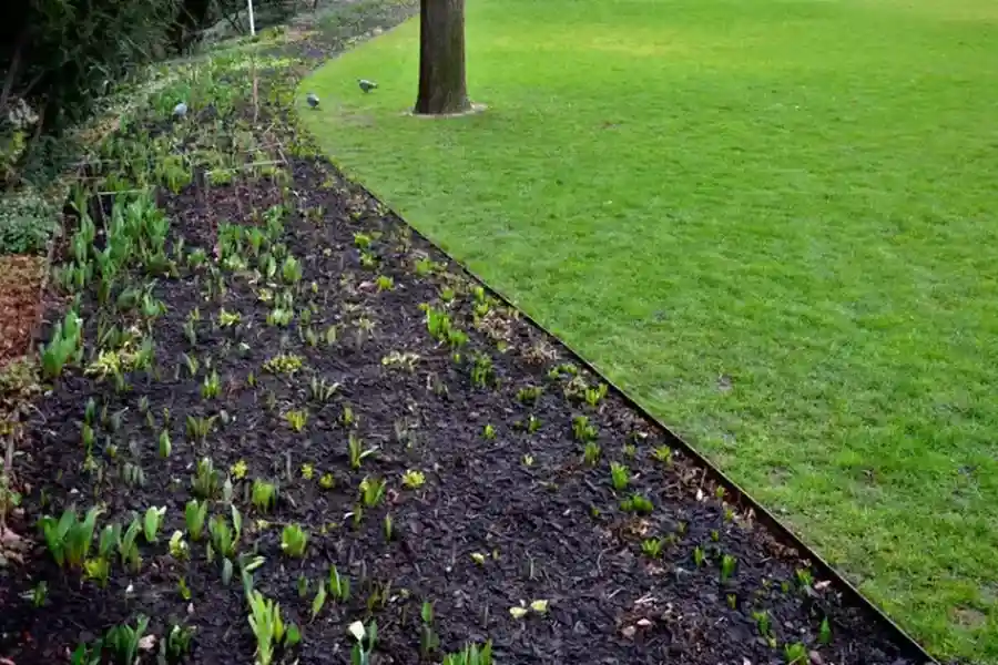 Garden Edging Solutions For Sloped Yards in Hyde Park, UT Garden Edging Solutions For Sloped Yards in Hyde Park, UT