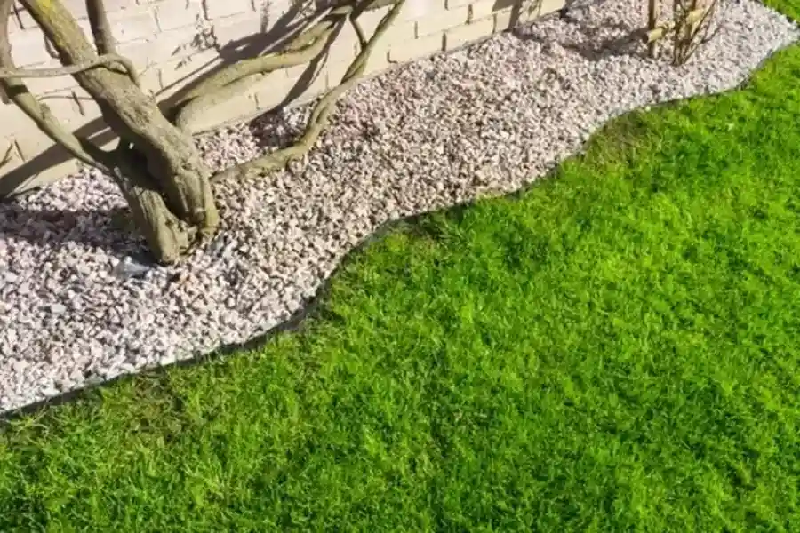 When Lawn Edging Is Needed For Yard Maintenance in Hyde Park, UT When Lawn Edging Is Needed For Yard Maintenance in Hyde Park, UT